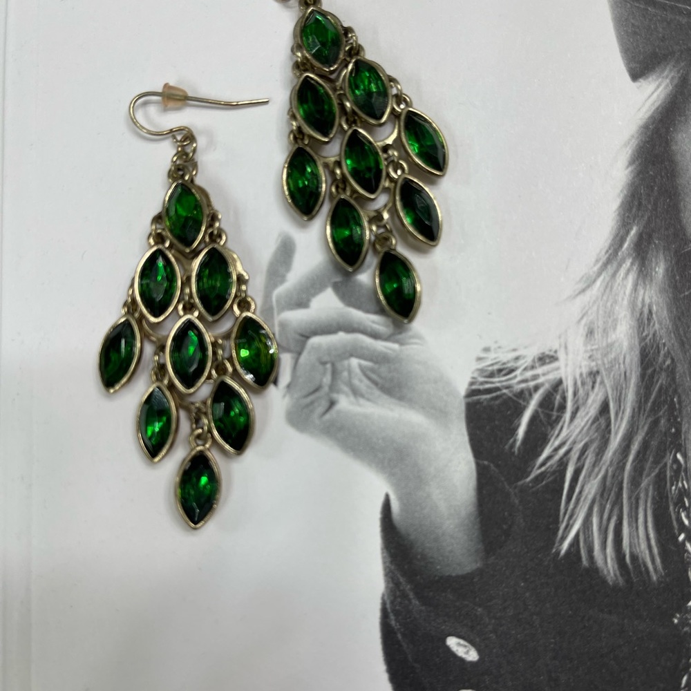 Earrings - Picture 2 of 4